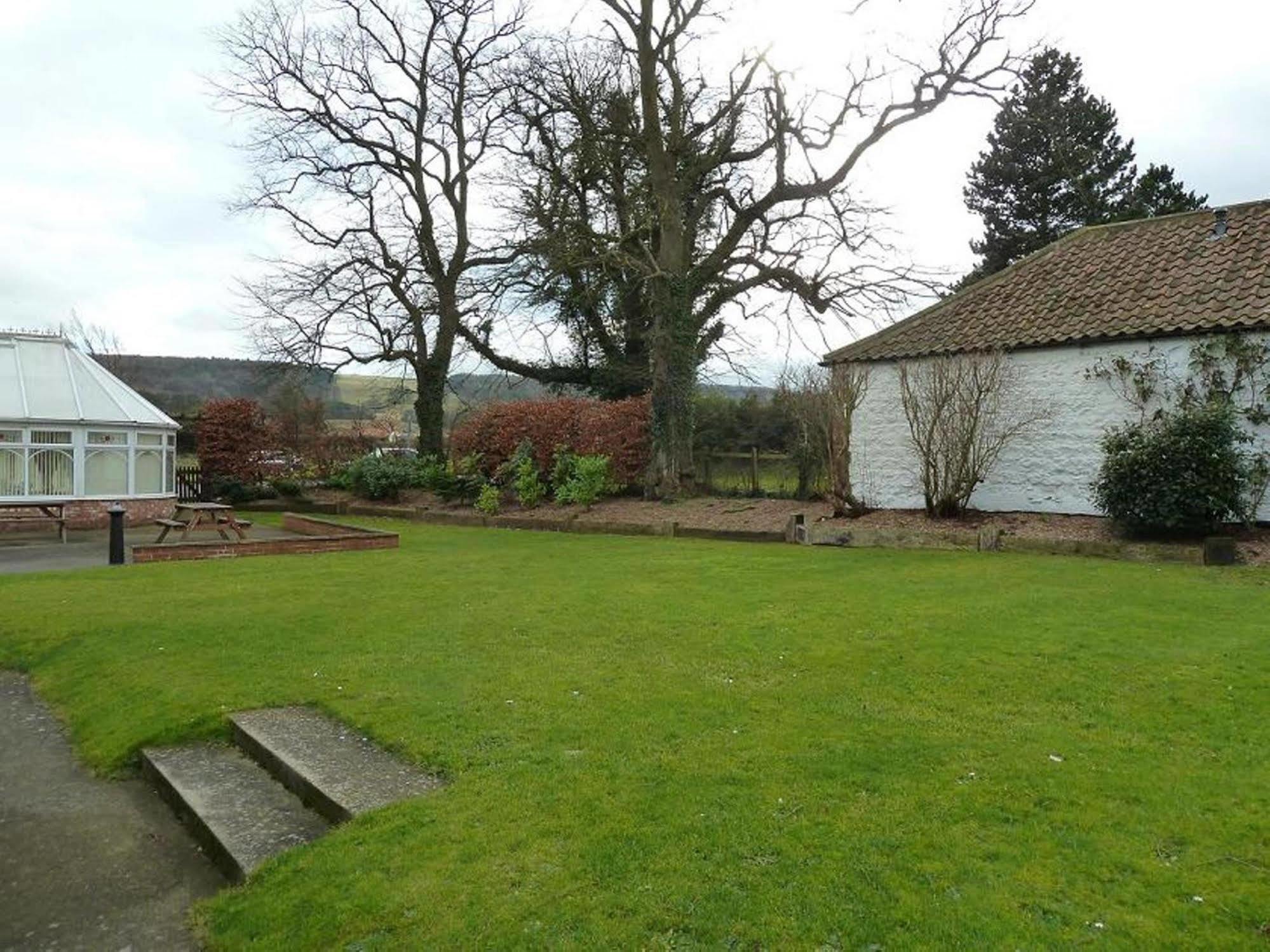 Ganton Greyhound Inn Esterno foto